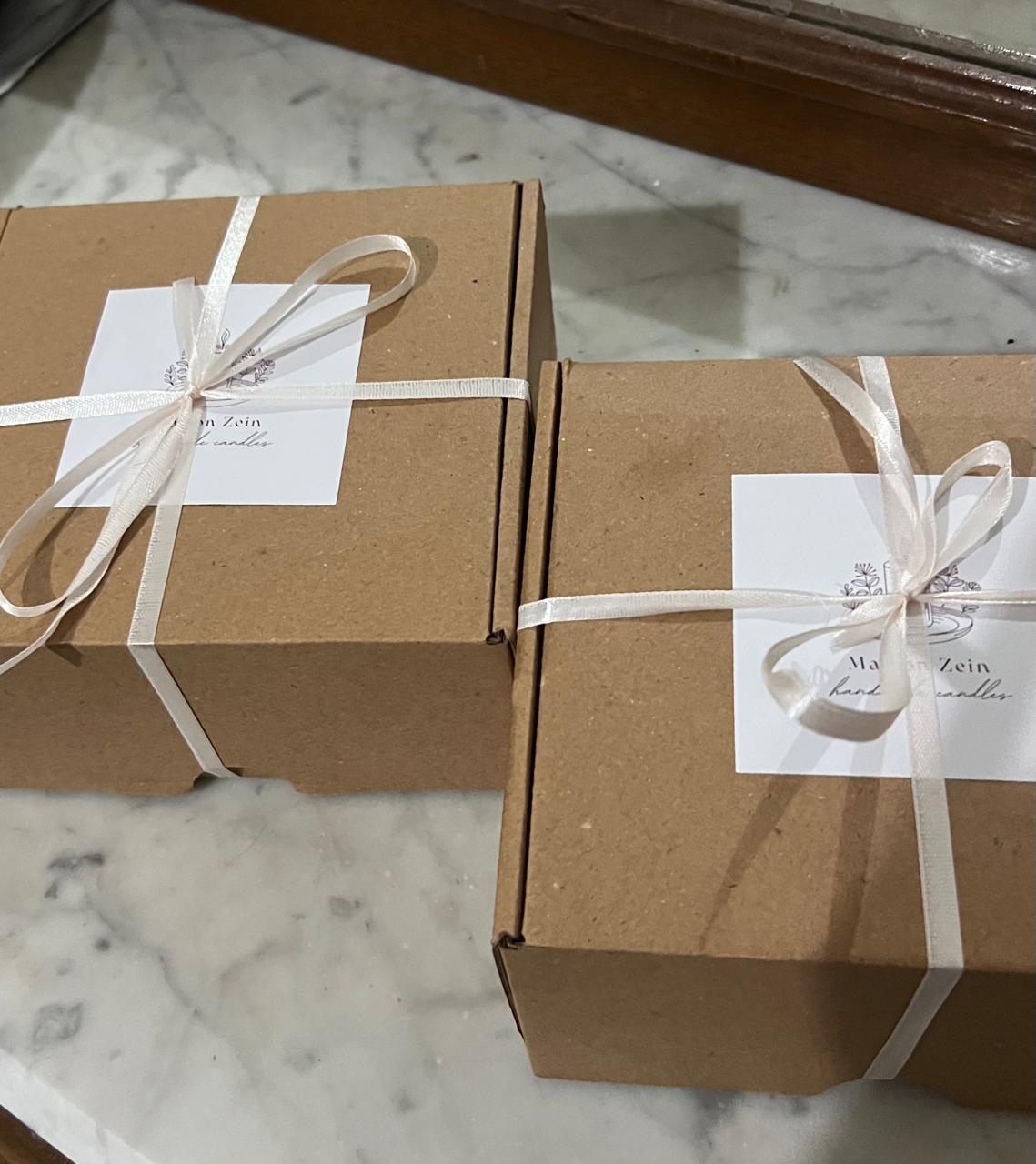Emballage des bougies Maison Zein, prêt à offrir